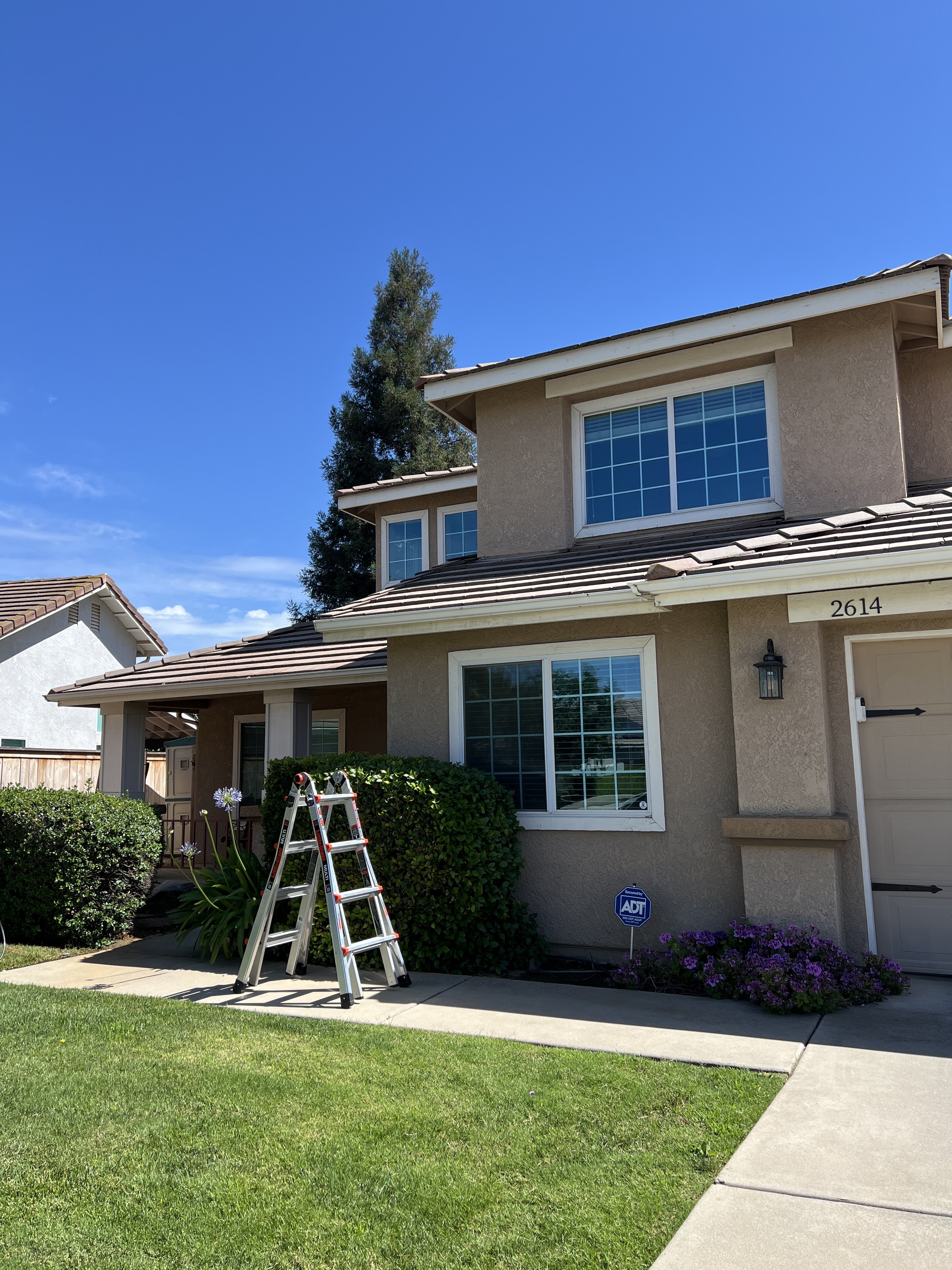 Residential window cleaning Fresno